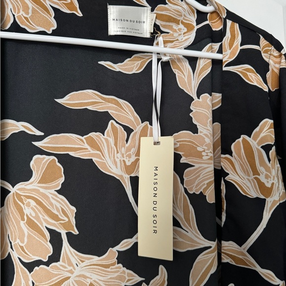 Maison Du Soir Kimono NWT Robe Gold Floral Size Small/Medium - Picture 5 of 10